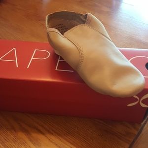 Women's Capezio E Series split sole jazz shoe
