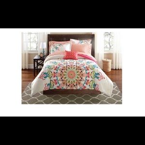 Full 8-piece Bedding set