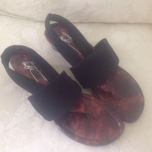 Donald J Pliner Dasan sandal