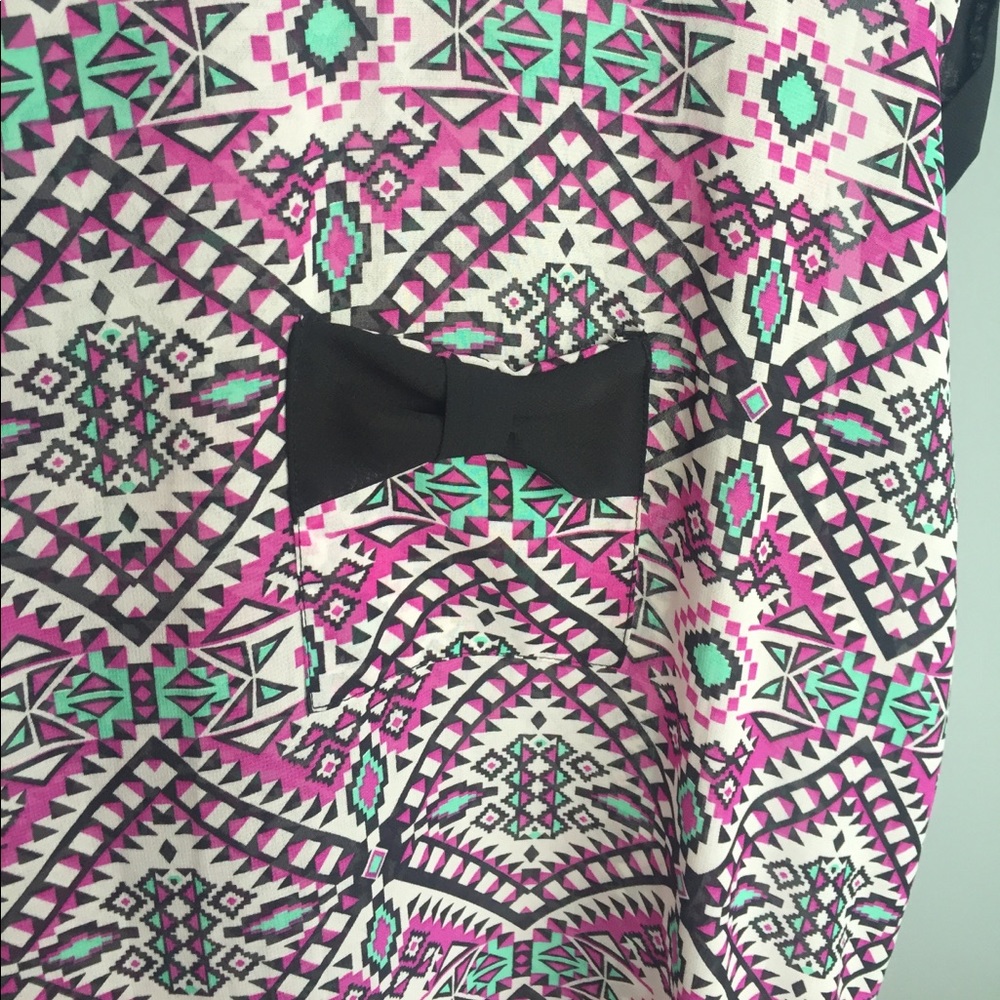 Geometric pattern top - Picture 2 of 3