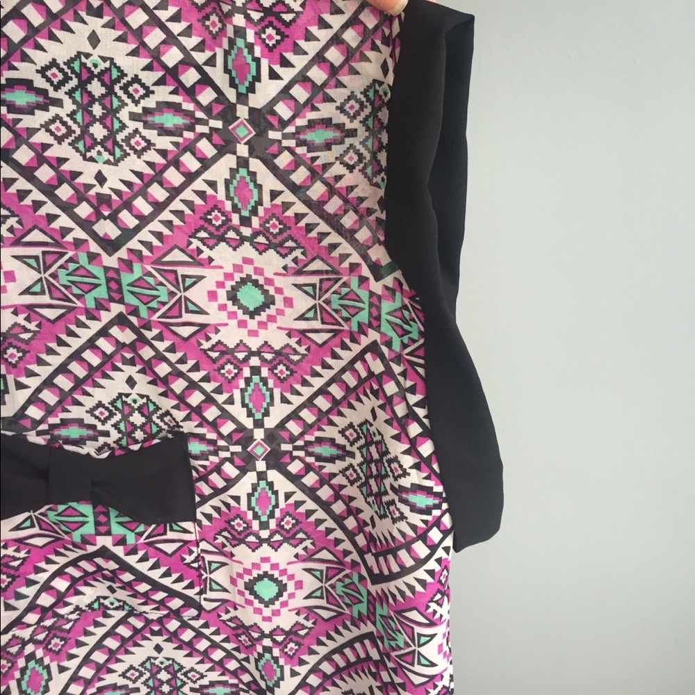 Geometric pattern top - Picture 3 of 3