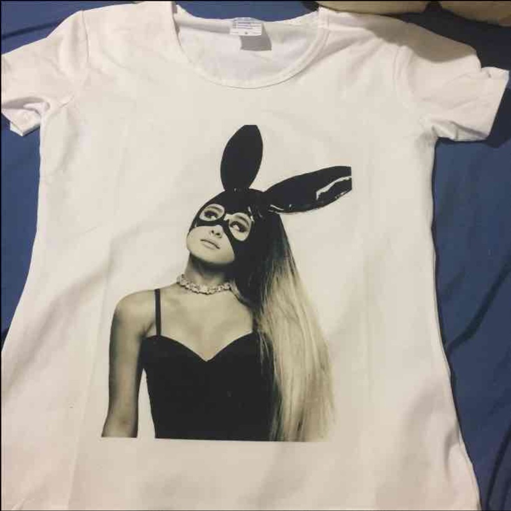 ariana grande shirt size small!