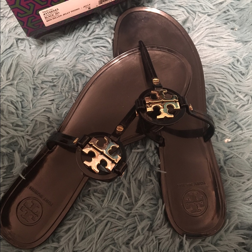 ACCEPTING OFFERS 💛Mini Miller Jelly Thong Sandals