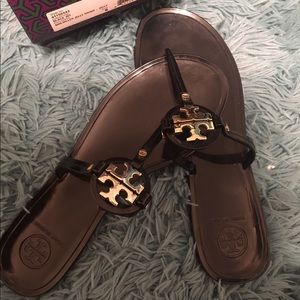 ACCEPTING OFFERS 💛Mini Miller Jelly Thong Sandals