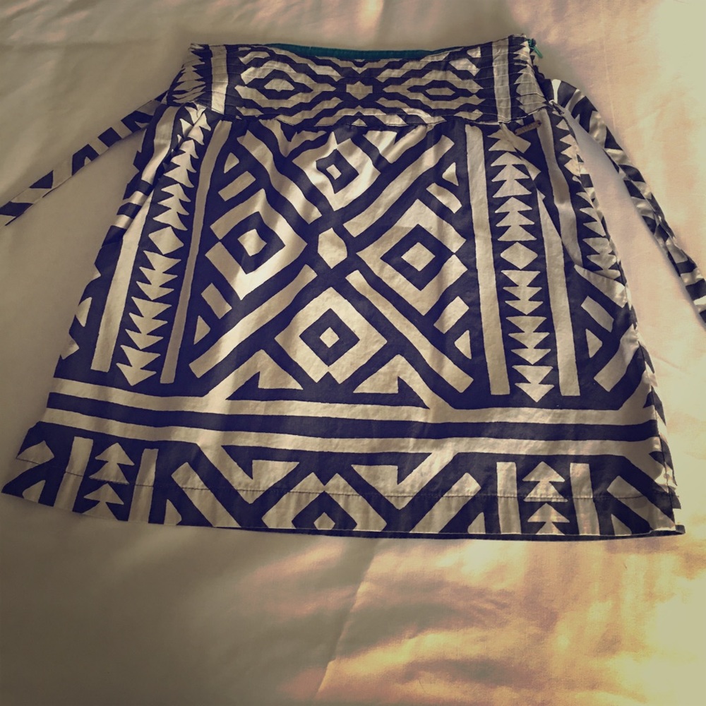 High Wasted Skirt with Pockets