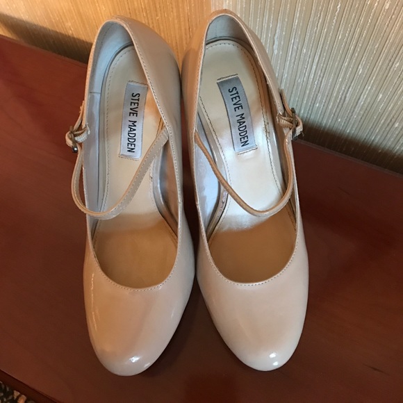 Nude Steve Madden Platform Pump - Picture 2 of 7