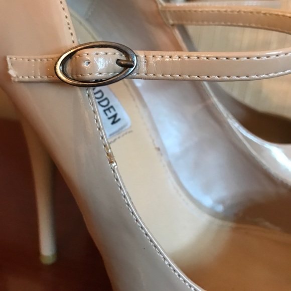 Nude Steve Madden Platform Pump - Picture 5 of 7