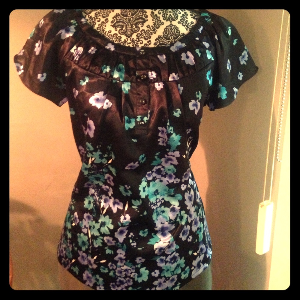 Apt. 9 pretty black satin top