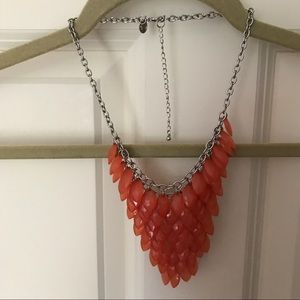 Pretty peach necklace! 🌼