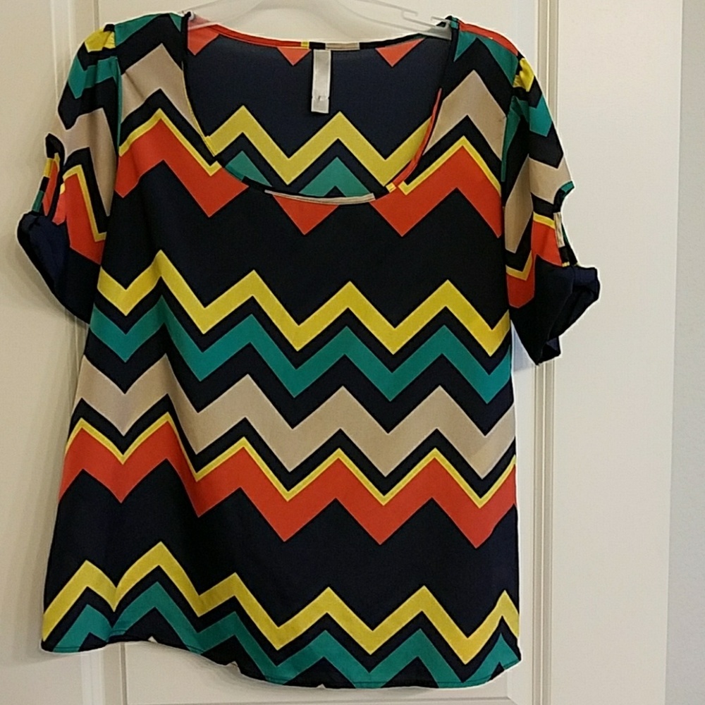 Unknown brand multicolor top.