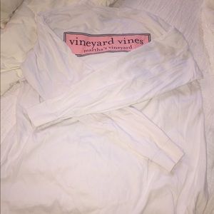 Vineyard vines white long sleeve tee
