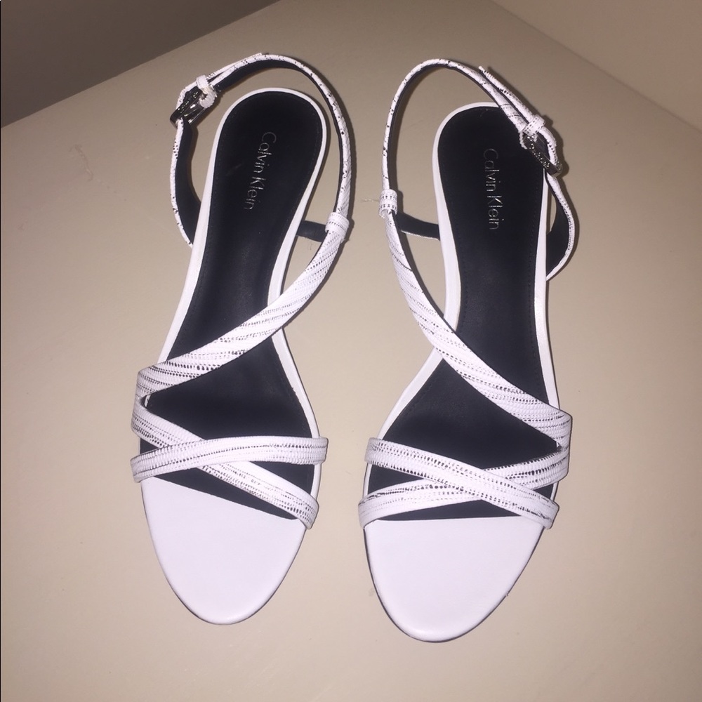 CALVIN KLEIN Lorren Heels Size 7.5 NWT