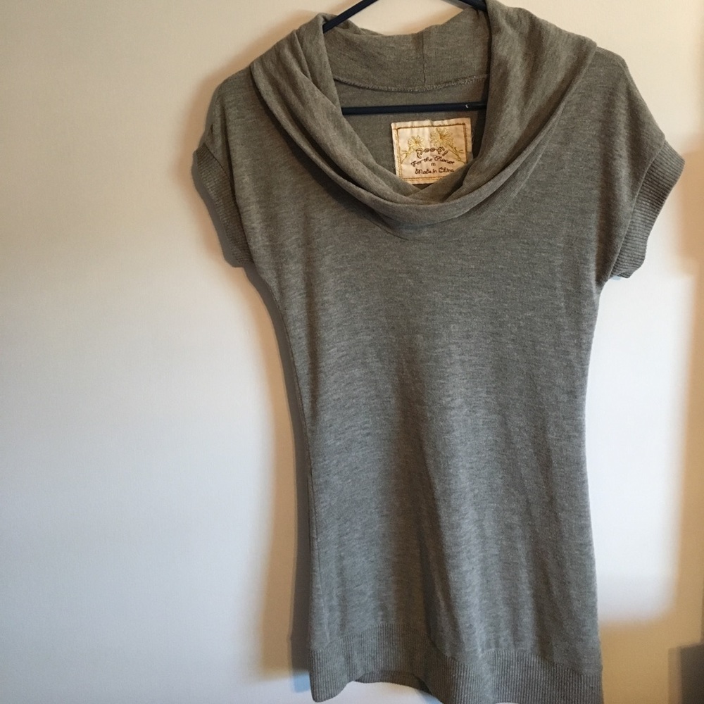 Grey Short Sleeve Sweater