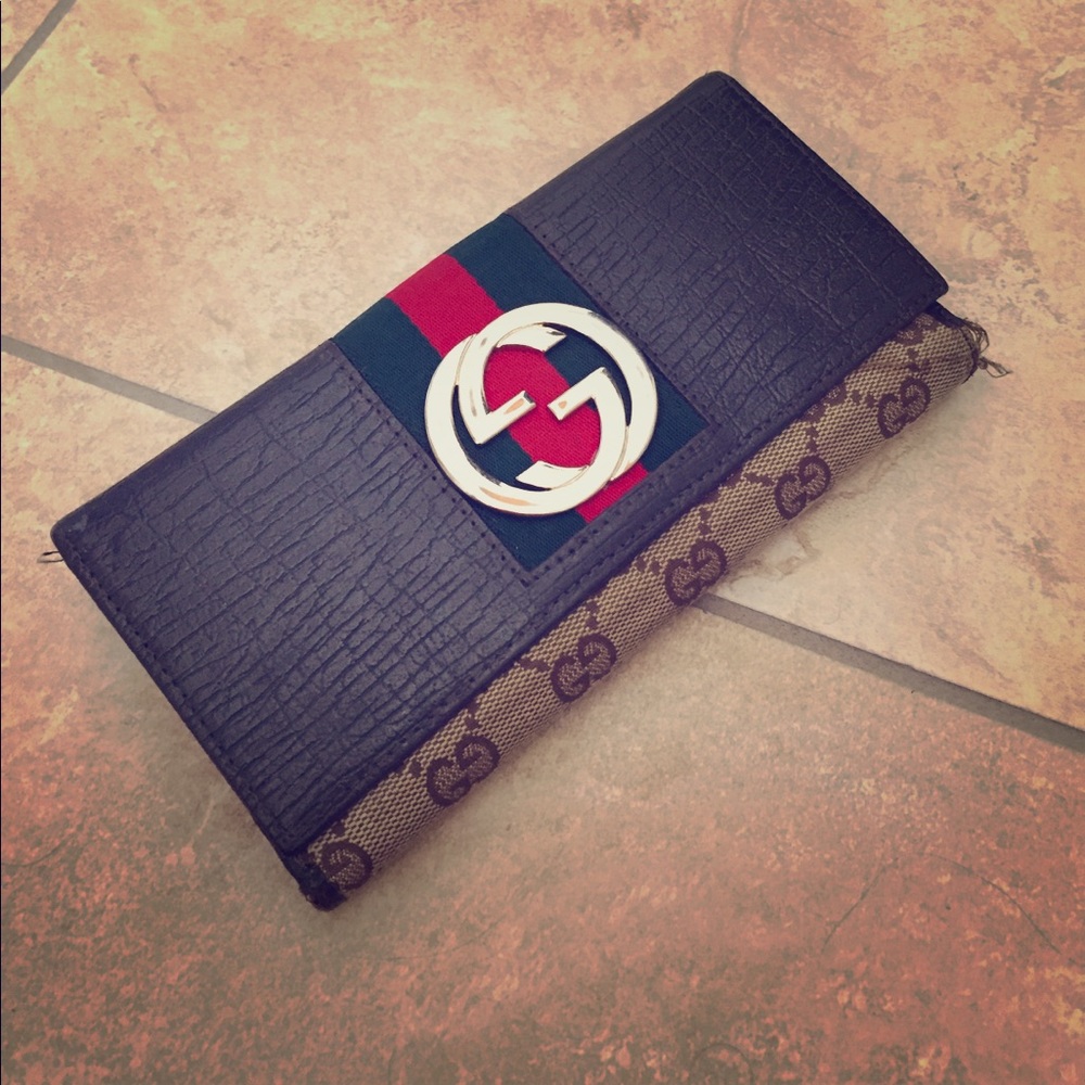 Authentic Gucci wallet