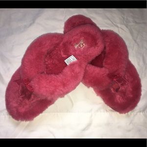 🌺UGG FLUFFY PINK HOUSE SLIPPERS🌺 size 8