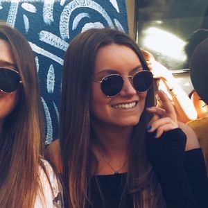 Meet your Posher, Cara