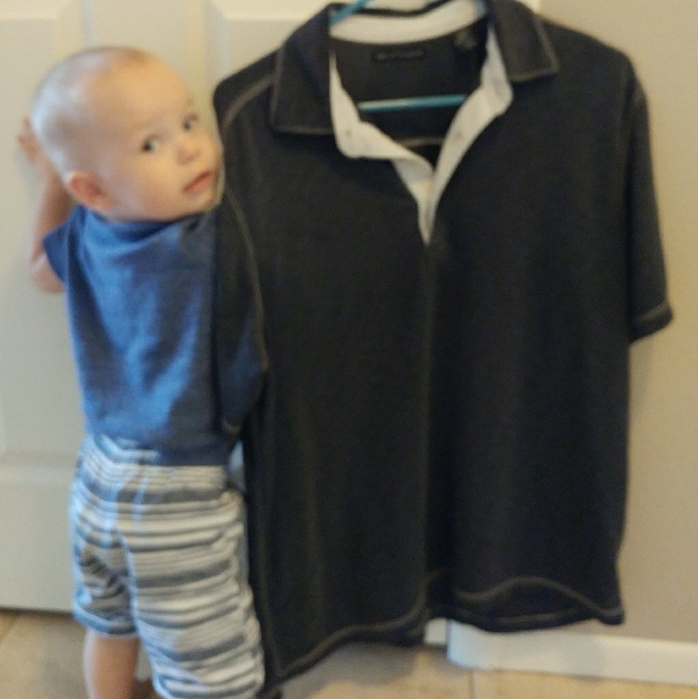 Men's medium gray polo