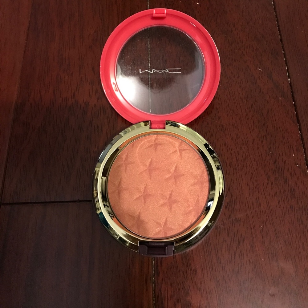 MAC Magic Dust Powder in Sweet Vision