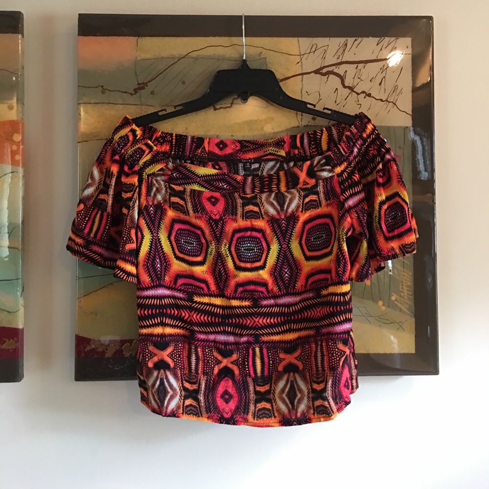 💕🌺 Ladies Multi Colored Top💕🌺