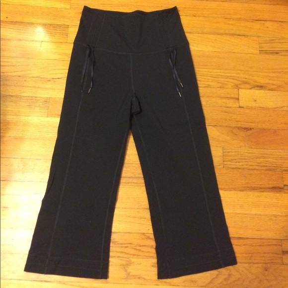 lululemon athletica Pants - It's a Cinch Crop wide leg lululemon pants size 4