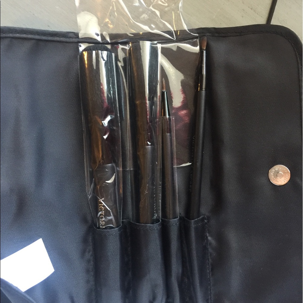 Makeup set - Picture 2 of 2