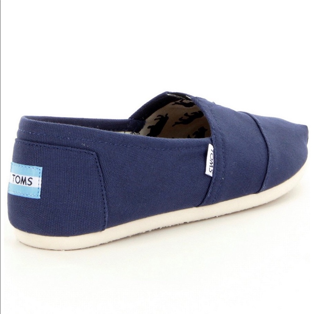 Women's navy Tom's size 9
