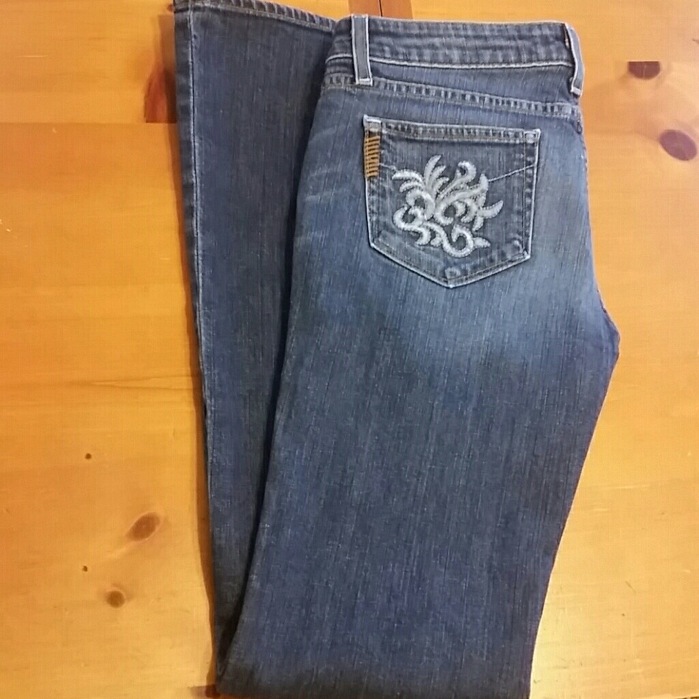 Paige Hollywood Hills sz 29