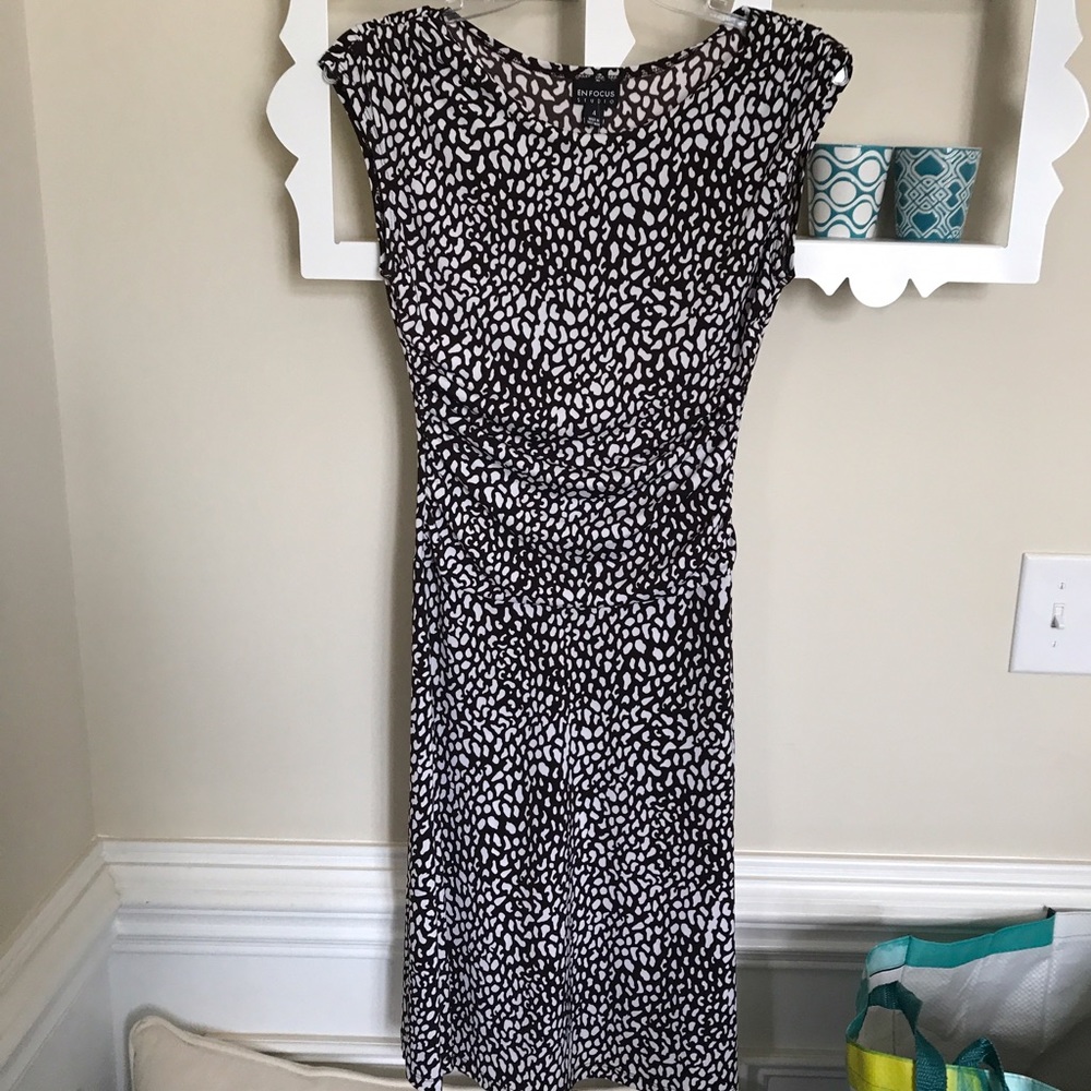 😎Beautiful Brand New ENFOCUS Dress. Size 4.😎