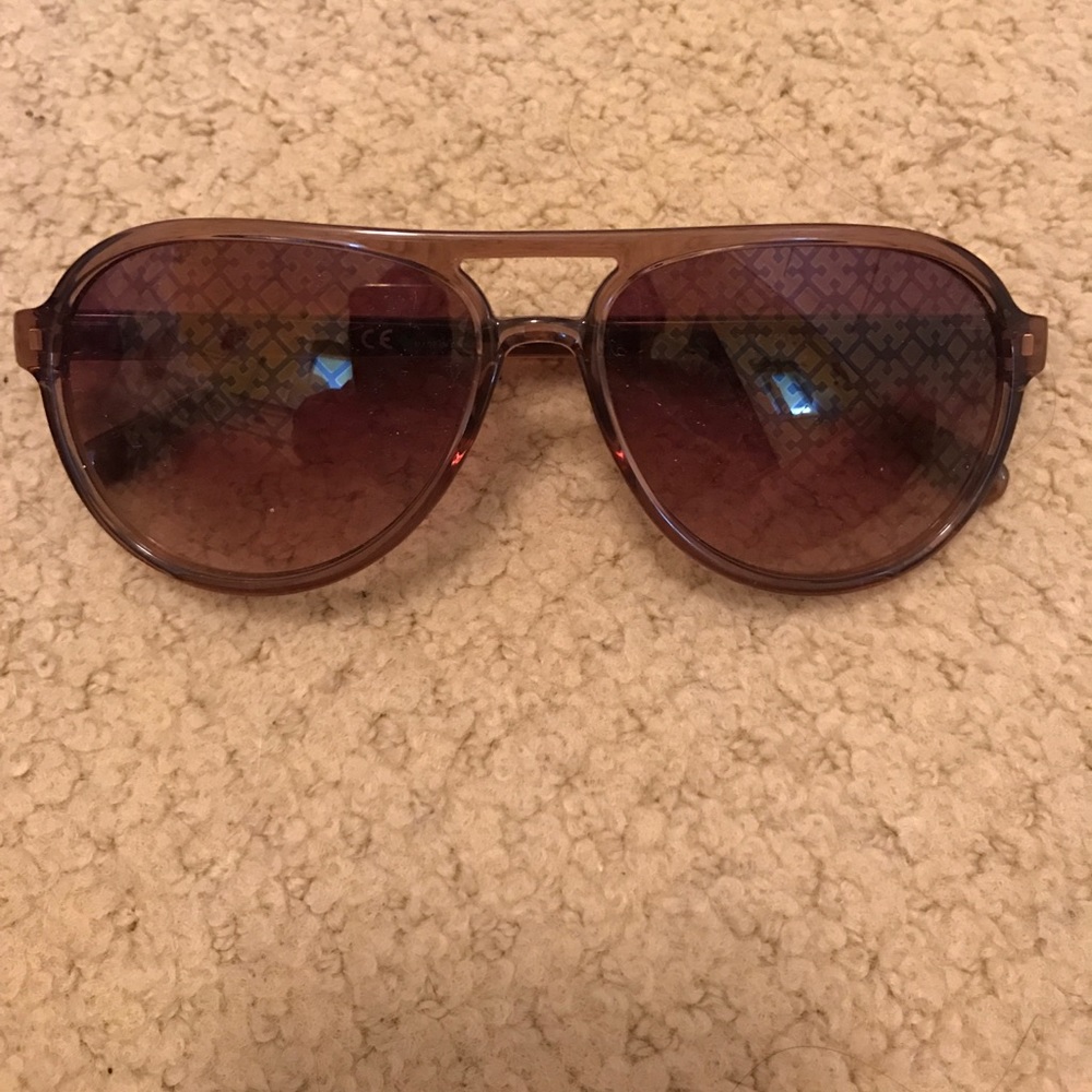 Rounded aviator sunglasses