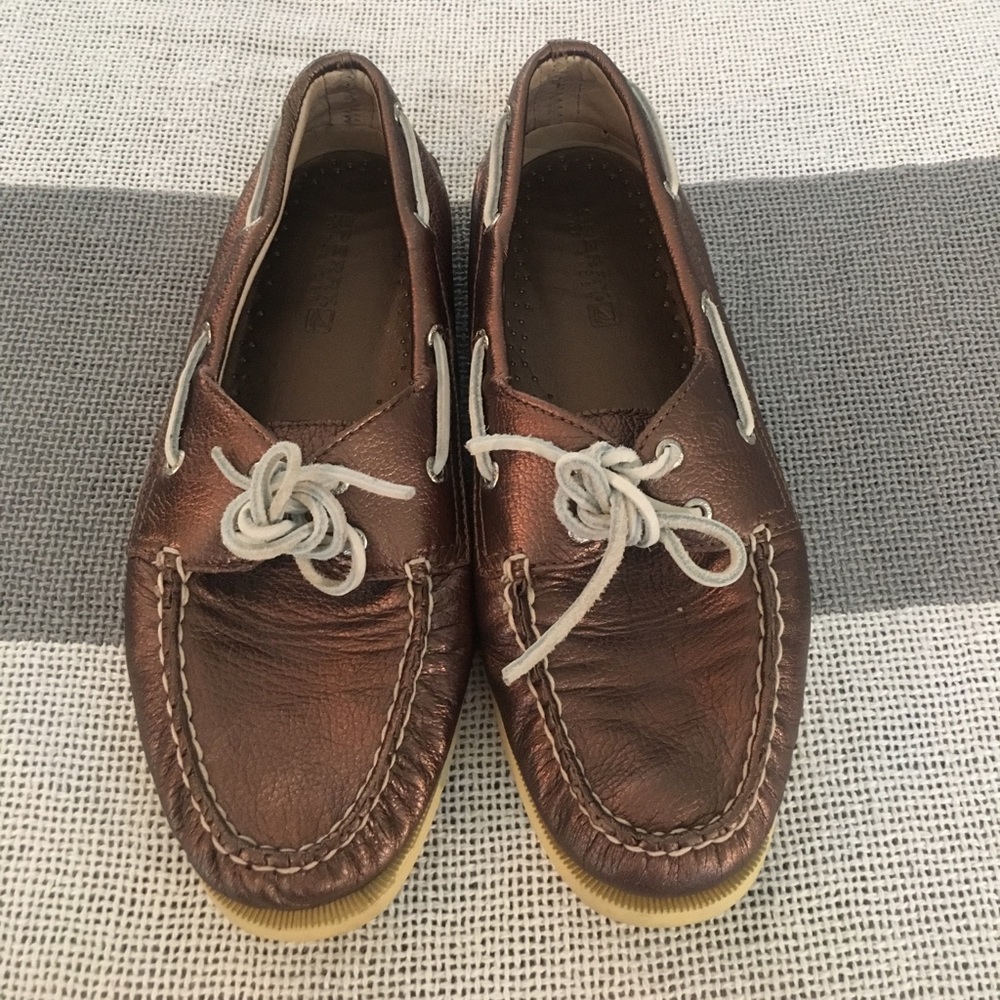 BOAT SHOE TREND! Copper Metallic Sperry Topsiders 9.5