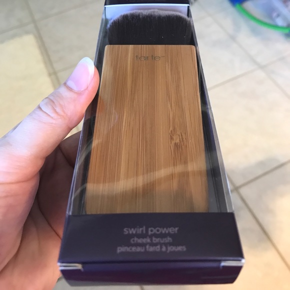 Tarte Swirl Power Cheek/Blush & Contour Brush - Picture 2 of 4