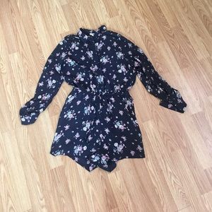 🌸 Floral romper 🌸