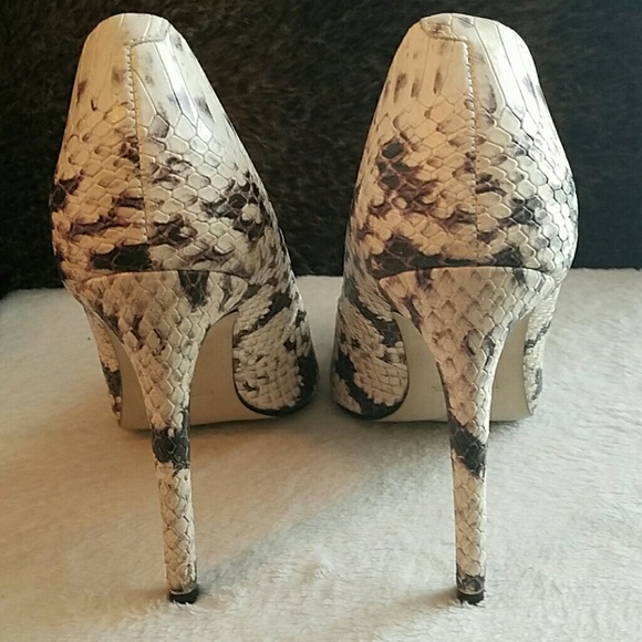 Steve Madden Python Pumps - Picture 3 of 3