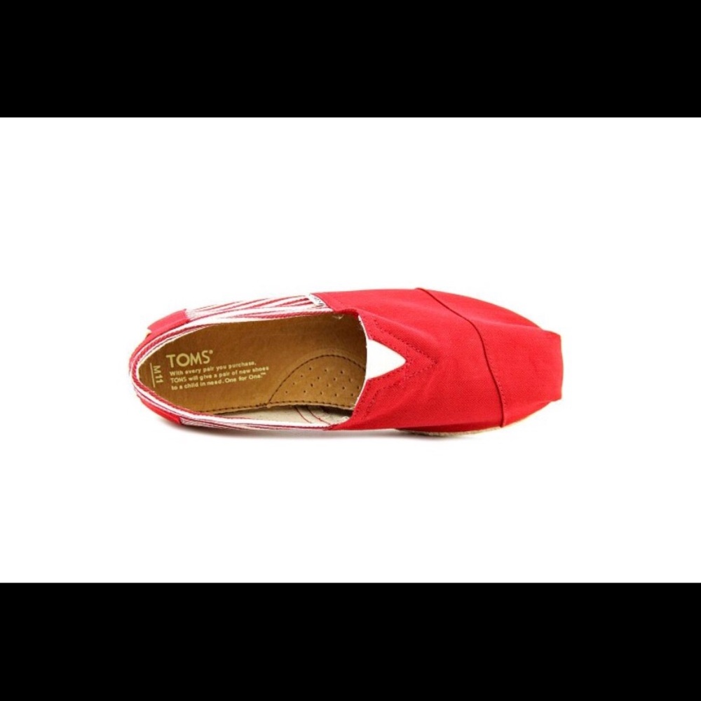 Red and white stripped TOMS women's size 9