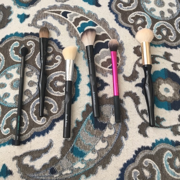 Assorted Brushes. Was already sold a while ago. - Picture 1 of 1