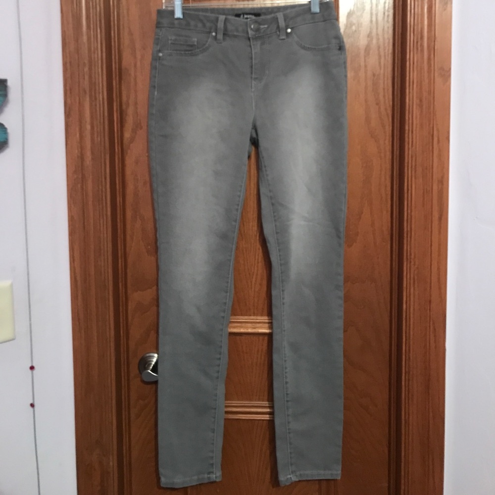 Size 6 // Very Stretchy Grey Jeans