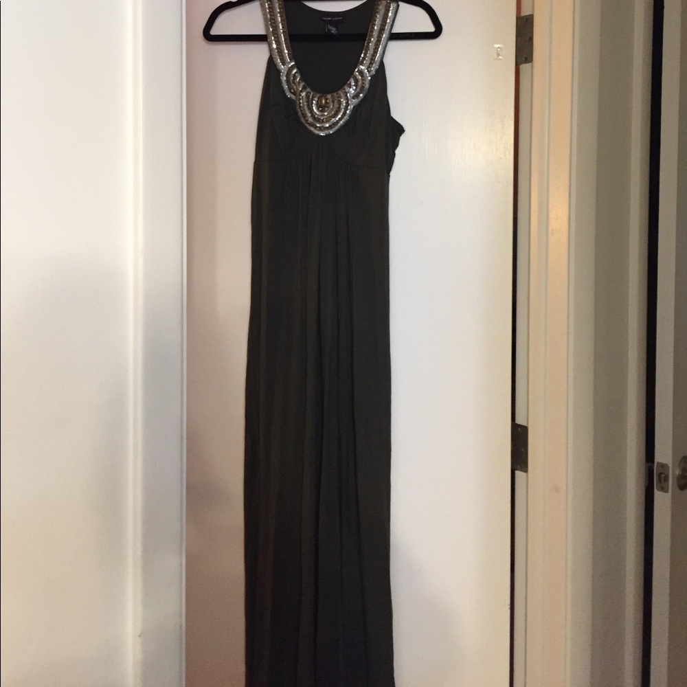 Floor-length olive sleeveless dress