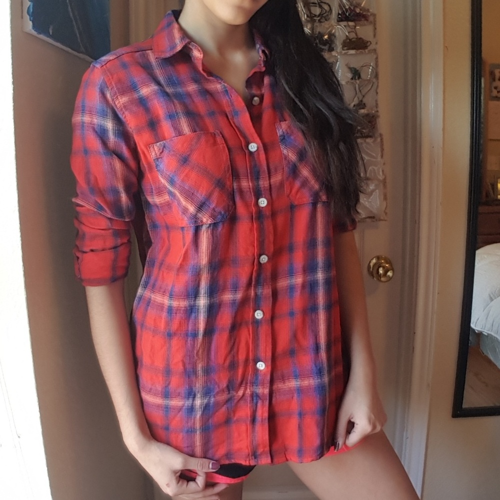 Plaid boyfriend-fit button up