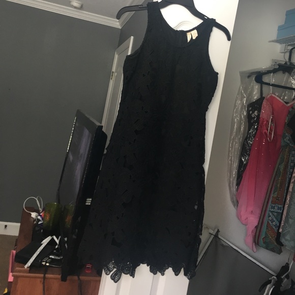 Dresses & Skirts - Lace black midi dress