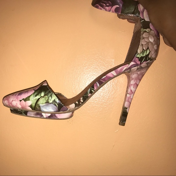 Jeffrey Campbell Heels - Picture 2 of 4