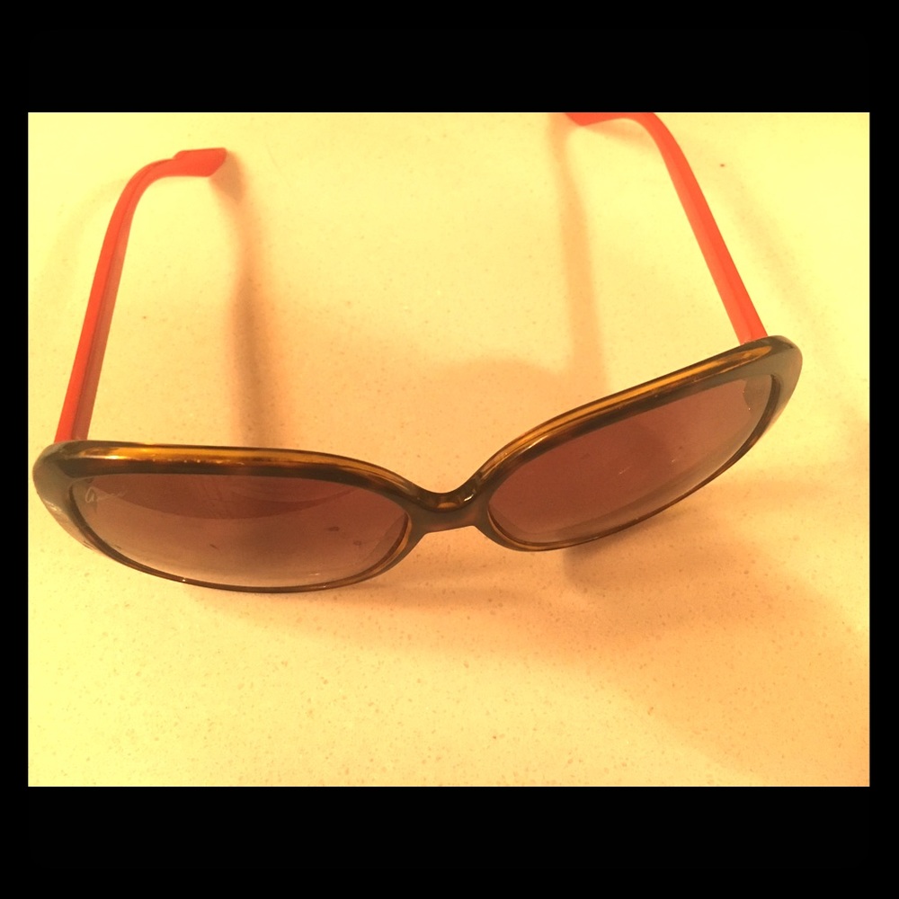 Gucci sunglasses without the case