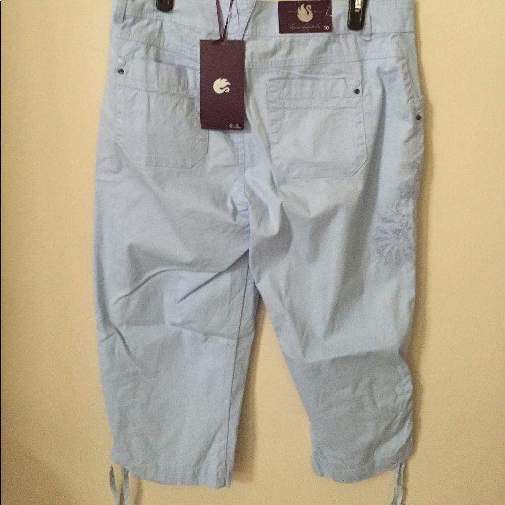 Womens Capri Size 10
