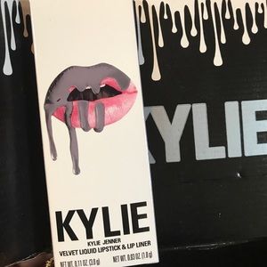 NEW 'Grape Soda' Kylie Lip Kit