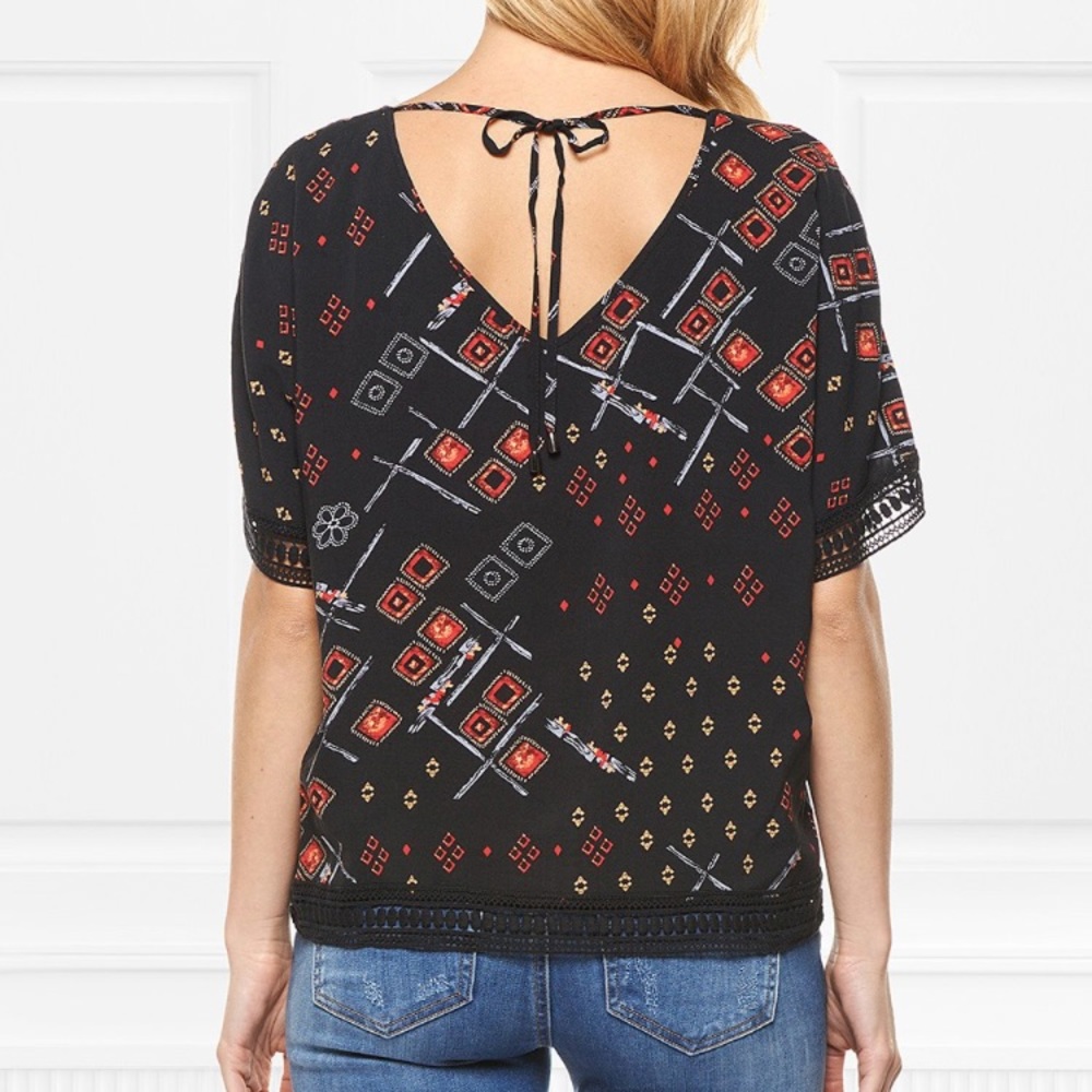 NWT Dex Dolman Sleeve Tie Back Top