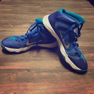 🔥🔥Nike Hyper Quickness Basketball Shoes 🏀🏀