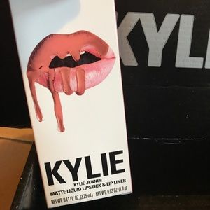 NEW 'Apricot' Kylie Lip Kit
