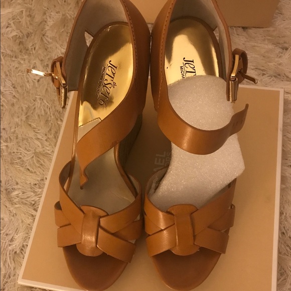 HOLD. MK wedges - Picture 3 of 7