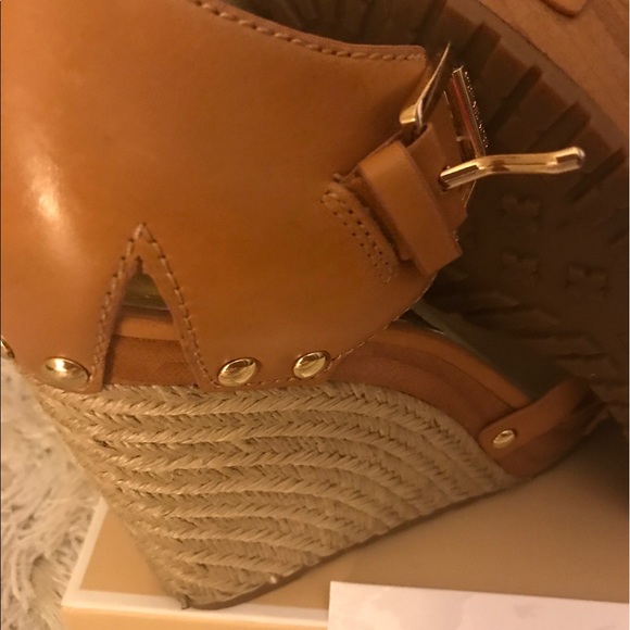 HOLD. MK wedges - Picture 4 of 7