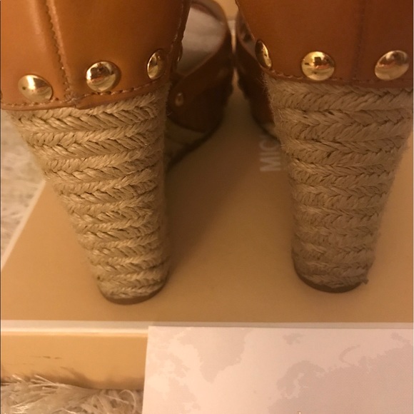 HOLD. MK wedges - Picture 6 of 7