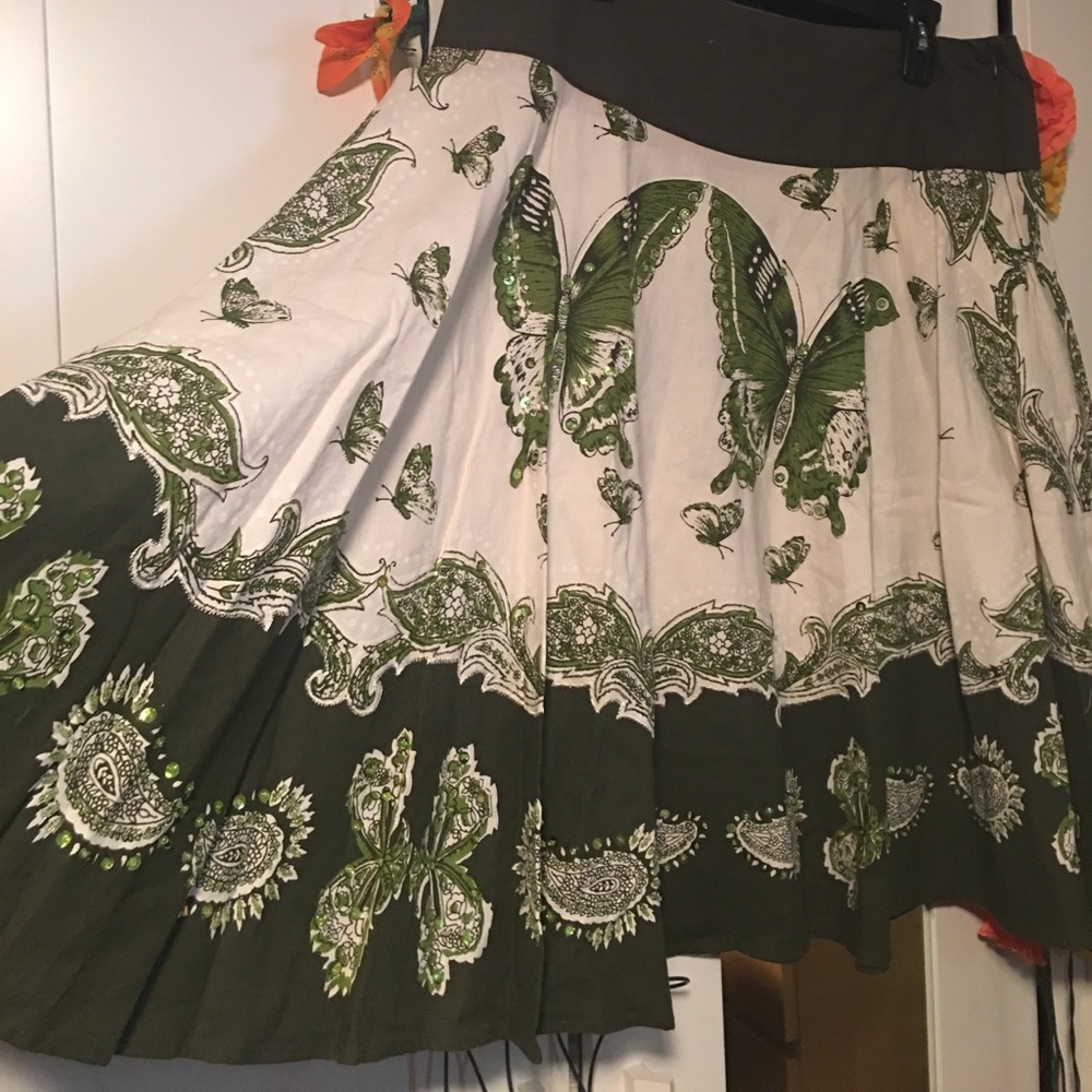 Butterfly Print Flare Midi Skirt - Picture 3 of 4